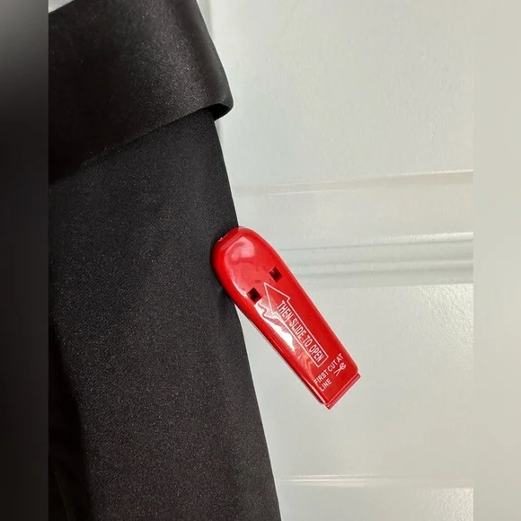 Mac Duggal Two Toned Ruffled One Shoulder Gown‎ Dress- NWT - Picture 7 of 11